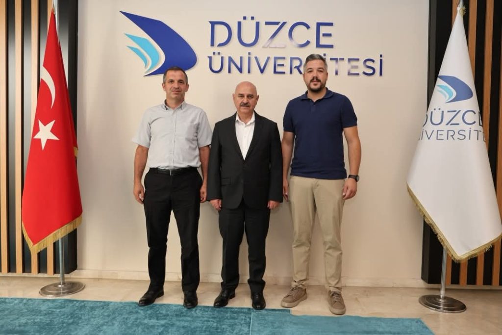 Düzce Üniversitesi Rektörlüğü görevine yeniden atanan Sayın Prof. Dr. Nedim Sözbir’i, Şafak Makina olarak makamında ziyaret etmekten memnuniyet duyduk.